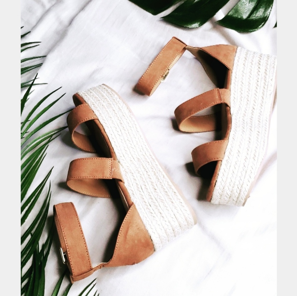 🆕️//The Safari// Camel platform Espadrilles - Picture 2 of 4
